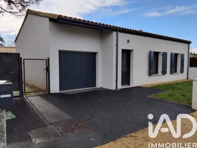 House in Vouillé (79230)