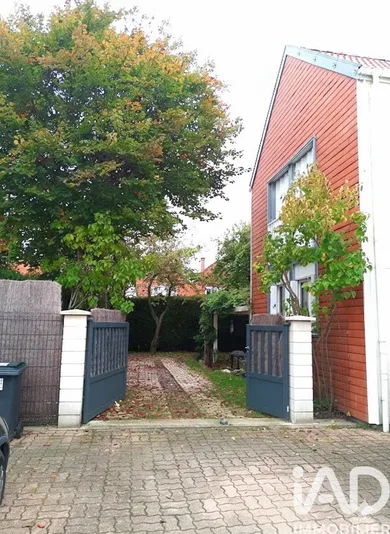 House in Voisins-le-Bretonneux (78960)