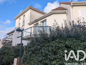 Triplex in Plaisir (78370)