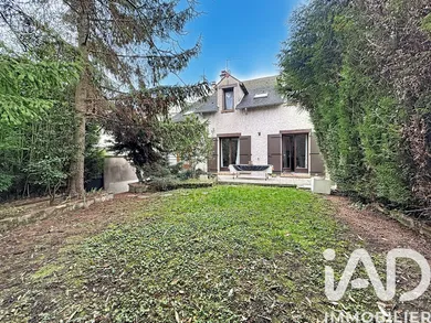 Pavillon à Viry-Châtillon (91170)