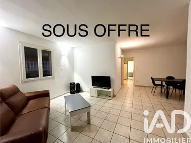 Apartment in Fuveau (13710)