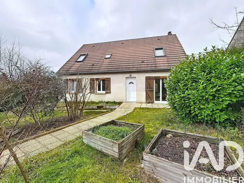 Maison 7 pièces 134 m² · à Faverolles · 133,8 m² · 275 000 €