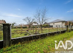 Building plot in Scionzier (74950)