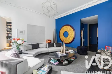 Apartment in Paris (75006)