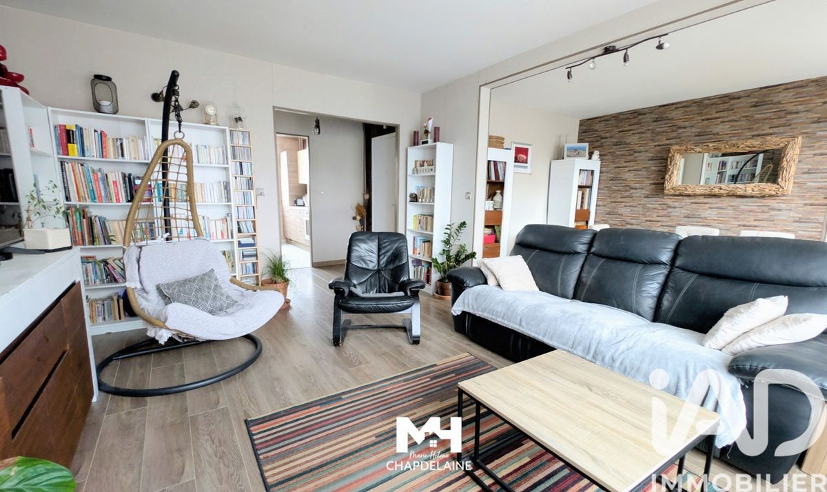 appartement à Égly