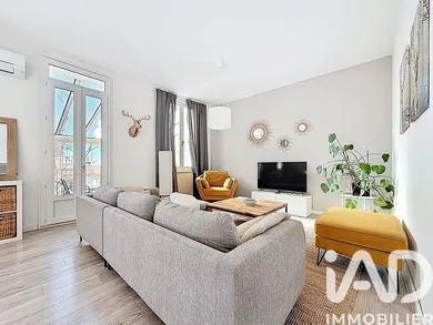 Building in Hyères (83400)