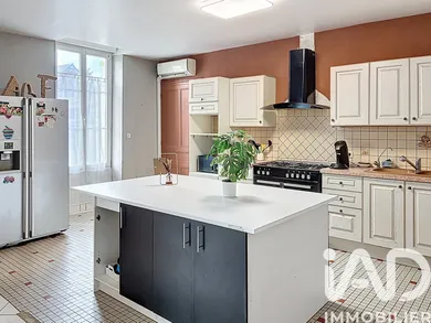 Townhouse in Scorbé-Clairvaux (86140)
