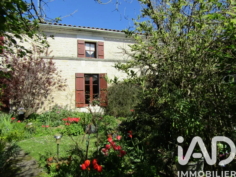 Maison 8 pièces 187 m² · à Le Gua · 187 m² · 290 000 €