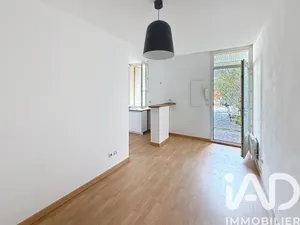 Apartment in Bordeaux (33800)