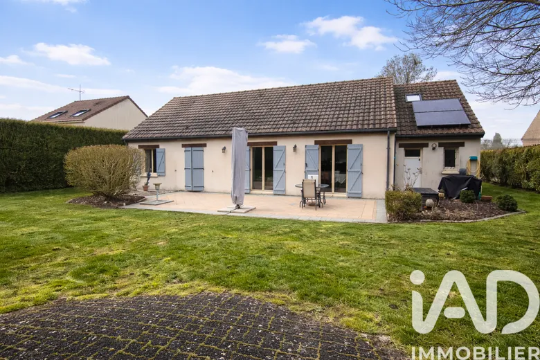Maison 7 pièces 147 m² · à Tremblay-les-Villages · 147 m² · 239 900 €