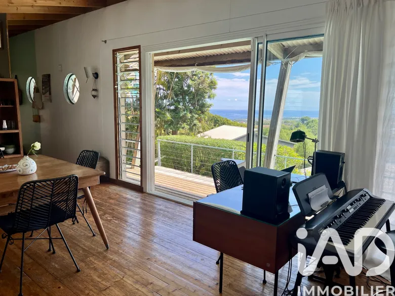 Maison 5 pièces 104 m² · à Sainte-Marie · 104 m² · 495 000 €