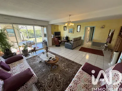 Apartment in Manosque (04100)