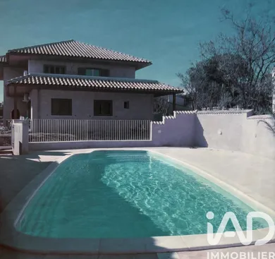 Apartment in Caves (11510)