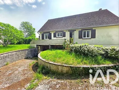 House in Vernon (27200)