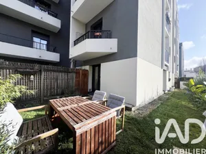 Apartment in Puteaux (92800)