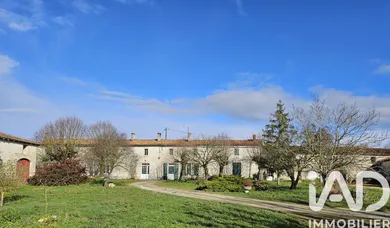 Domain in Val-du-Mignon (79360)