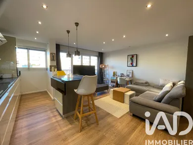 Apartment in Paris (75011)