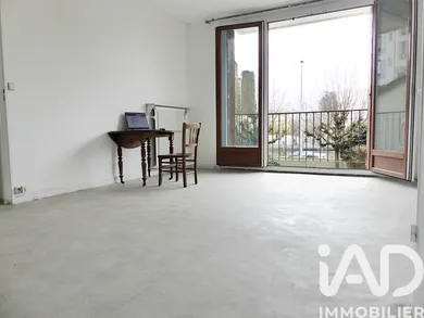 Apartment in Bois-Colombes (92270)