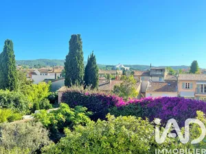 Building in Saint-Tropez (83990)