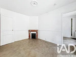 Apartment in Paris (75018)