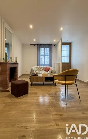 Townhouse in Saintes (17100)