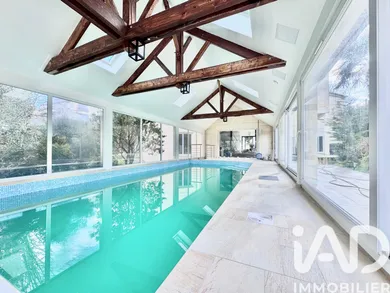 Mansion in Noisy-le-Grand (93160)