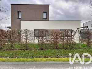 Townhouse in Isneauville (76230)