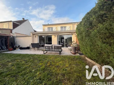 Maison traditionnelle à Bondoufle (91070)