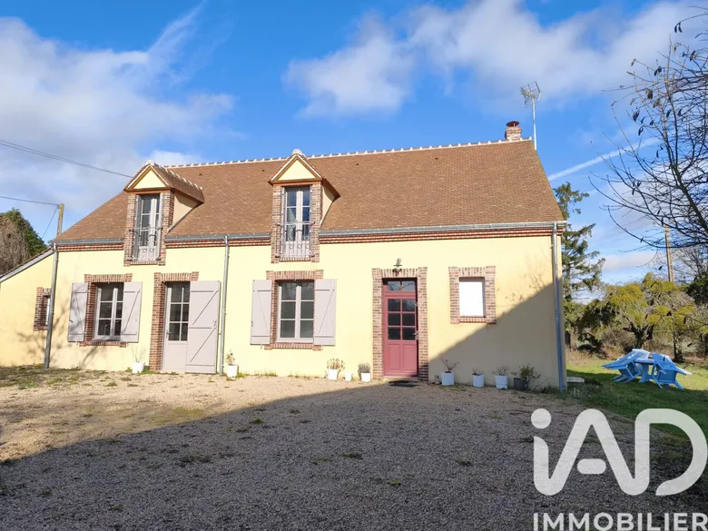 Maison 7 pièces 174 m² · à La Selle-sur-le-Bied · 174 m² · 327 000 €