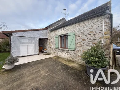 Maison traditionnelle à Villeneuve-les-Bordes (77154)