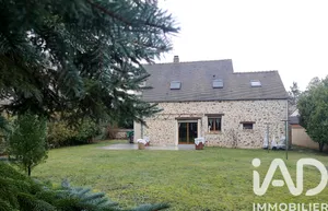 Traditional house in Seine-Port (77240)