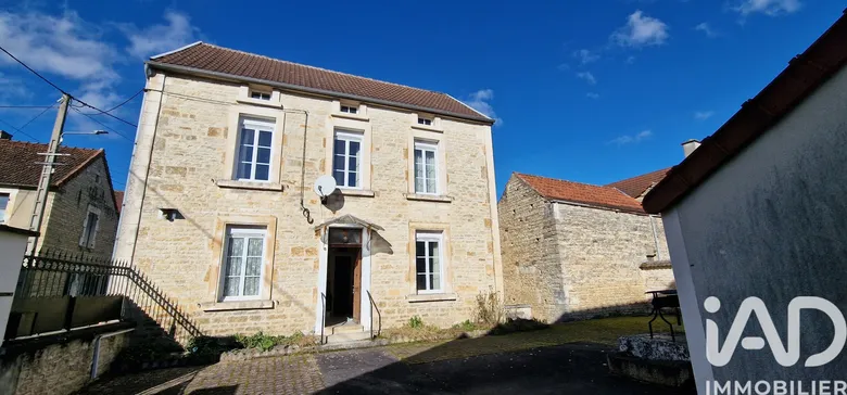 Maison 9 pièces 122 m² · à Lézinnes · 122 m² · 125 000 €