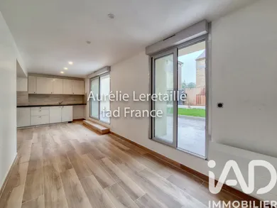 Apartment in Montreuil (93100)