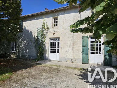 Domain in Val-du-Mignon (79360)