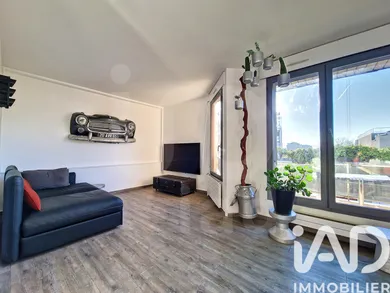 Apartment in Puteaux (92800)