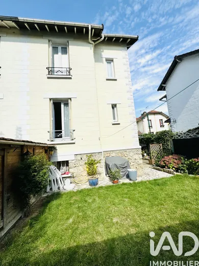 Townhouse in Villeneuve-la-Garenne (92390)