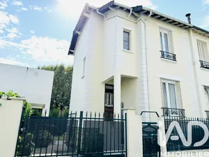 Townhouse in Villeneuve-la-Garenne (92390)