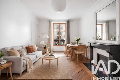 Apartment in Paris (75010)