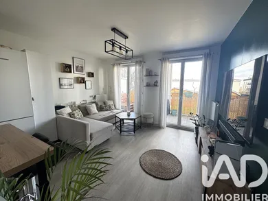 Apartment in Bondoufle (91070)