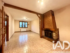 Maison traditionnelle à Bogny-sur-Meuse (08120)