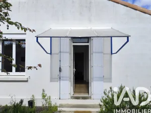 Townhouse in Saintes (17100)