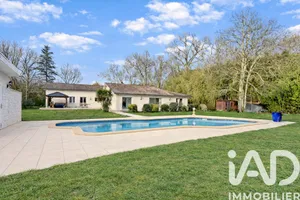 Maison à Castelnau-de-Médoc (33480)