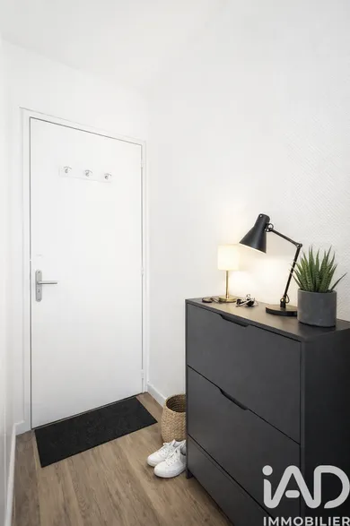 Apartment in Noisy-le-Roi (78590)