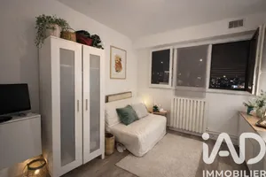 Apartment in Noisy-le-Roi (78590)