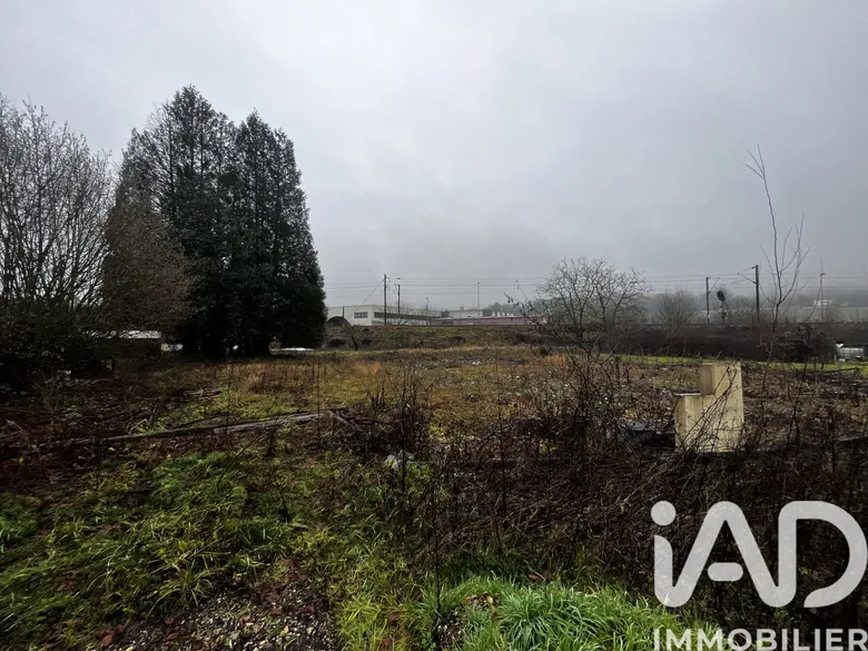 Terrain 1009 m² · à Pont-À-Mousson · 130 000 €
