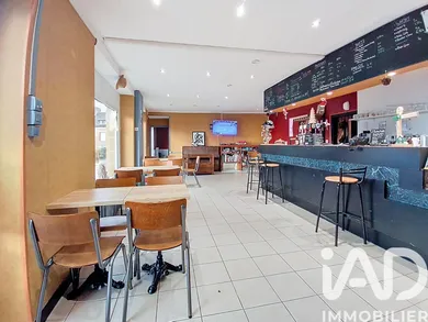 Immeuble à Montreuil-le-Gast (35520)
