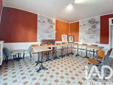 Immeuble à Montreuil-le-Gast (35520)