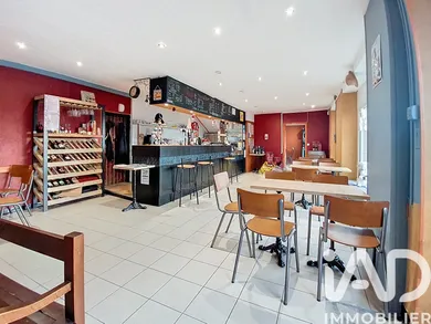 Immeuble à Montreuil-le-Gast (35520)