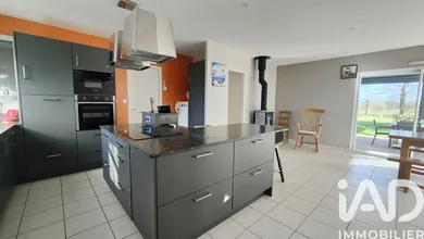 Maison traditionnelle à Grosbreuil (85440)