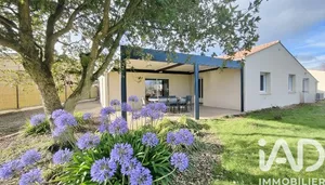 Traditional house in Grosbreuil (85440)